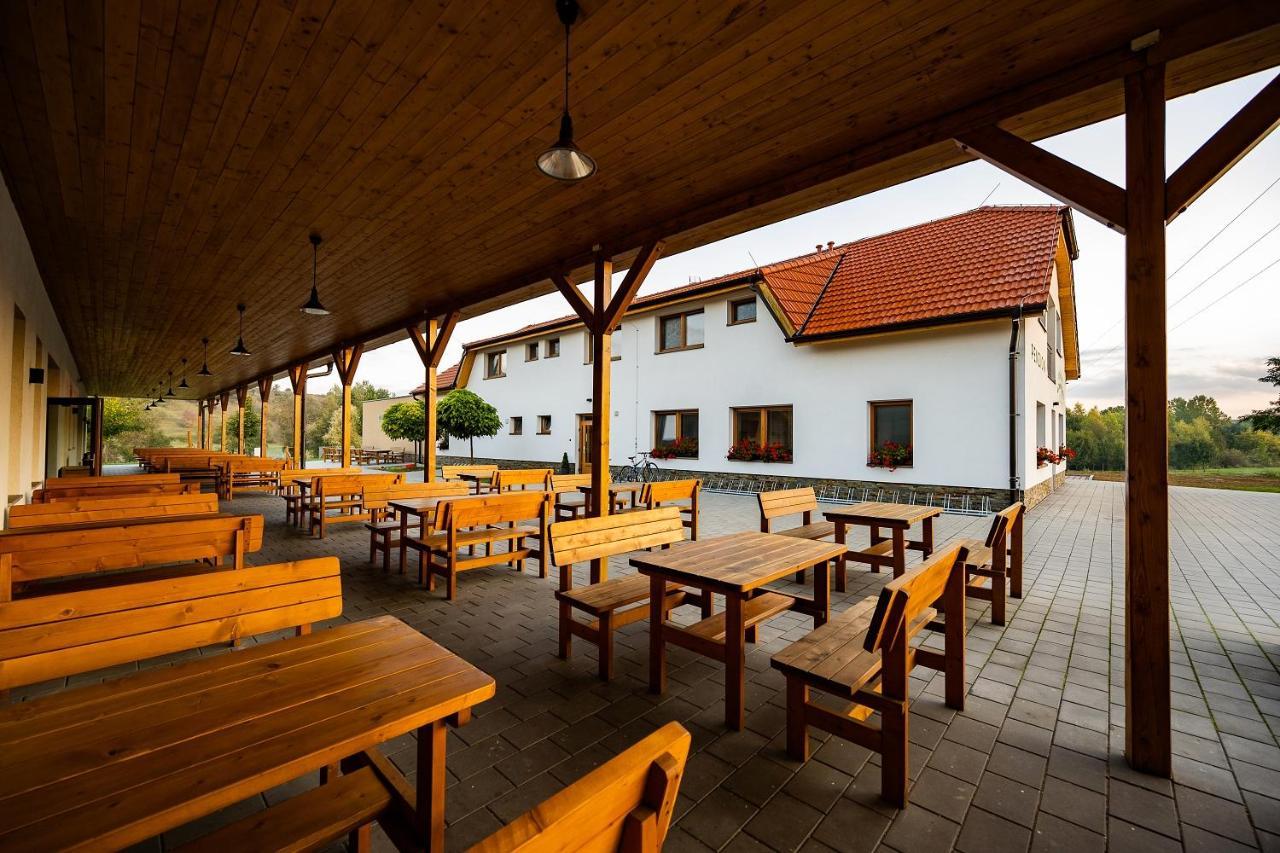 Na Zelenem Statku Hotel Rasovice  Exterior foto