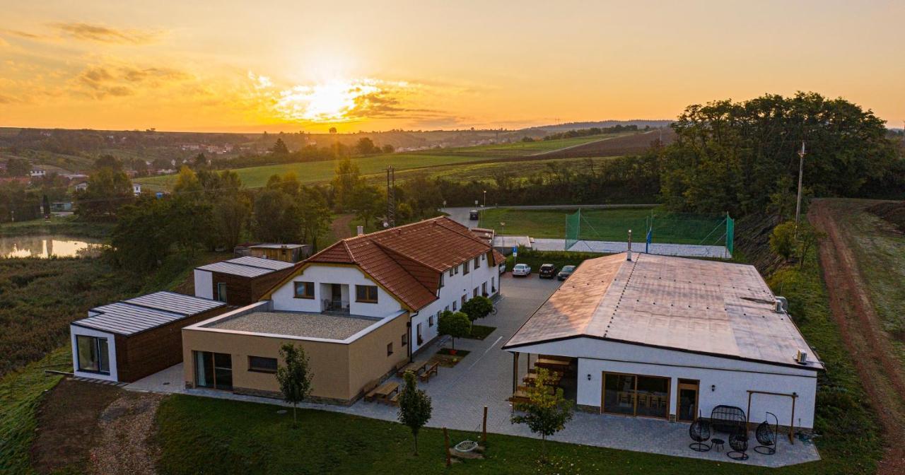 Na Zelenem Statku Hotel Rasovice  Exterior foto