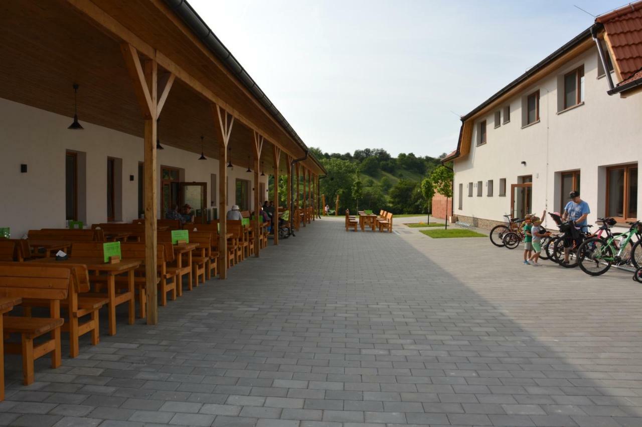 Na Zelenem Statku Hotel Rasovice  Exterior foto